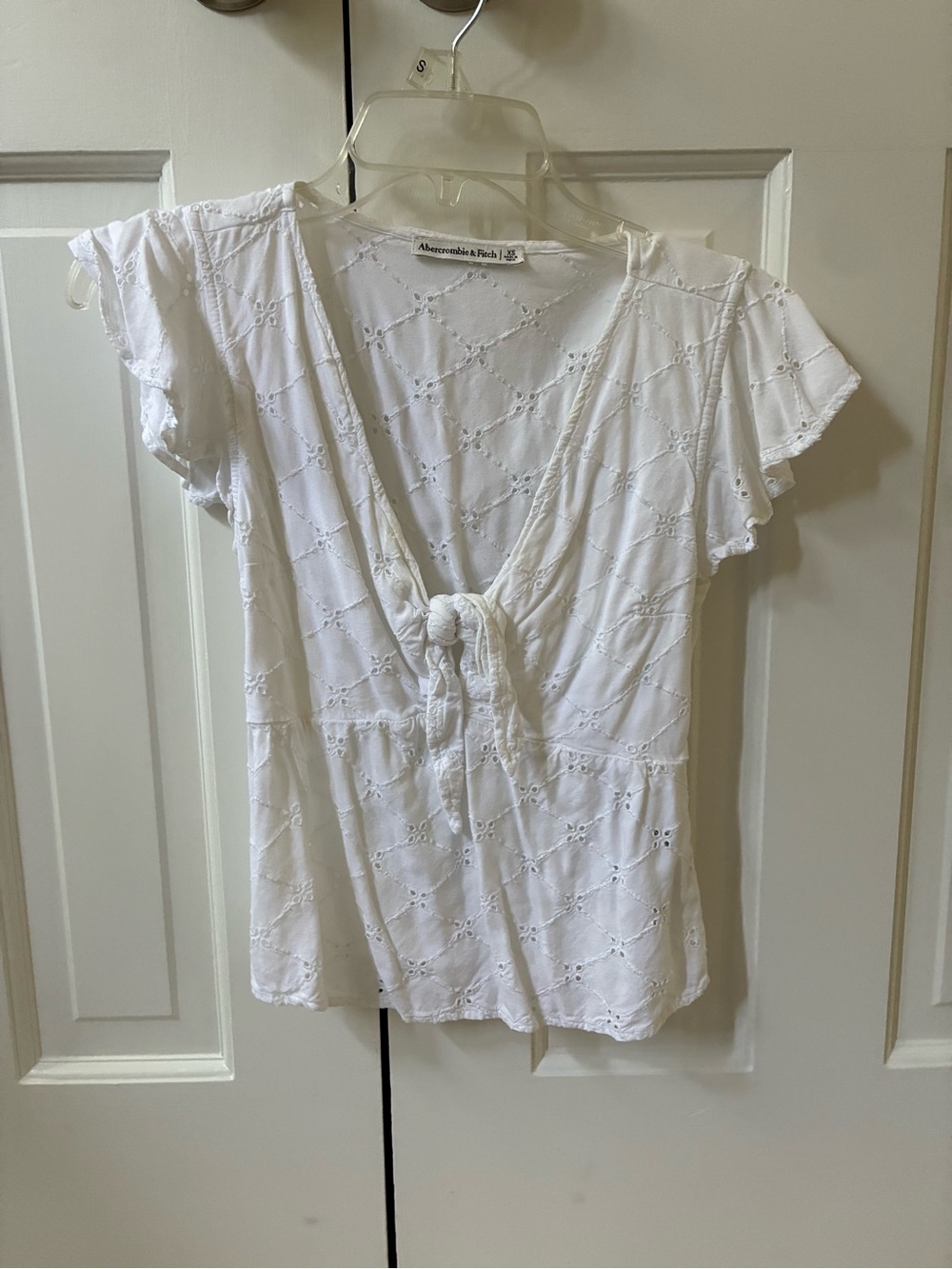 Abercrombie & Fitch White Eyelet Tie-Front Flutter Sleeve Top